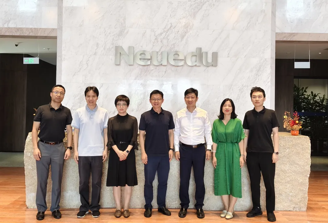 上海行健职业学院一行到访美狮贵宾会教育科技集团参观研讨